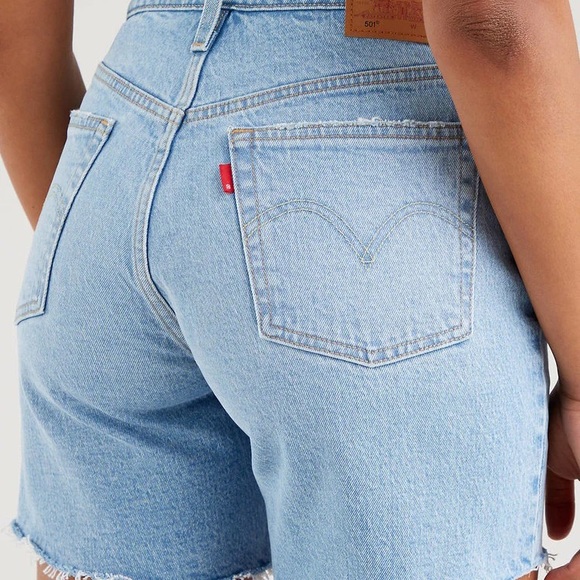 Levi’s Mid Thigh Premium Shorts - Picture 1 of 7